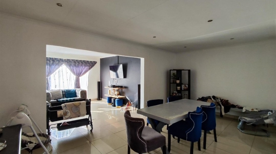  Bedroom Property for Sale in Terenure Gauteng