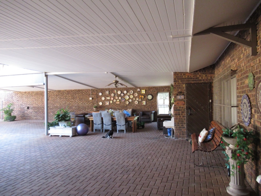 5 Bedroom Property for Sale in Rayton Gauteng