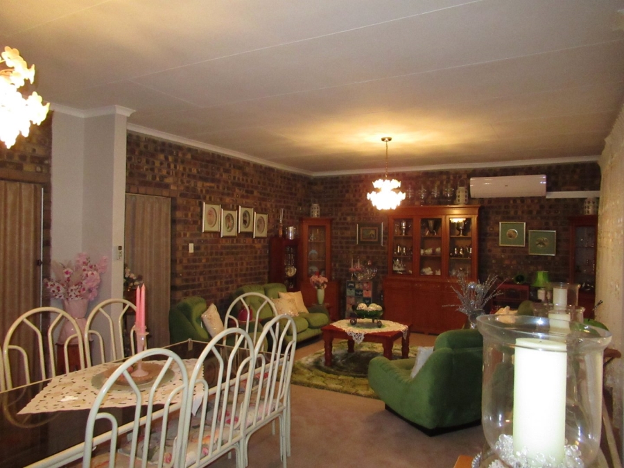 5 Bedroom Property for Sale in Rayton Gauteng