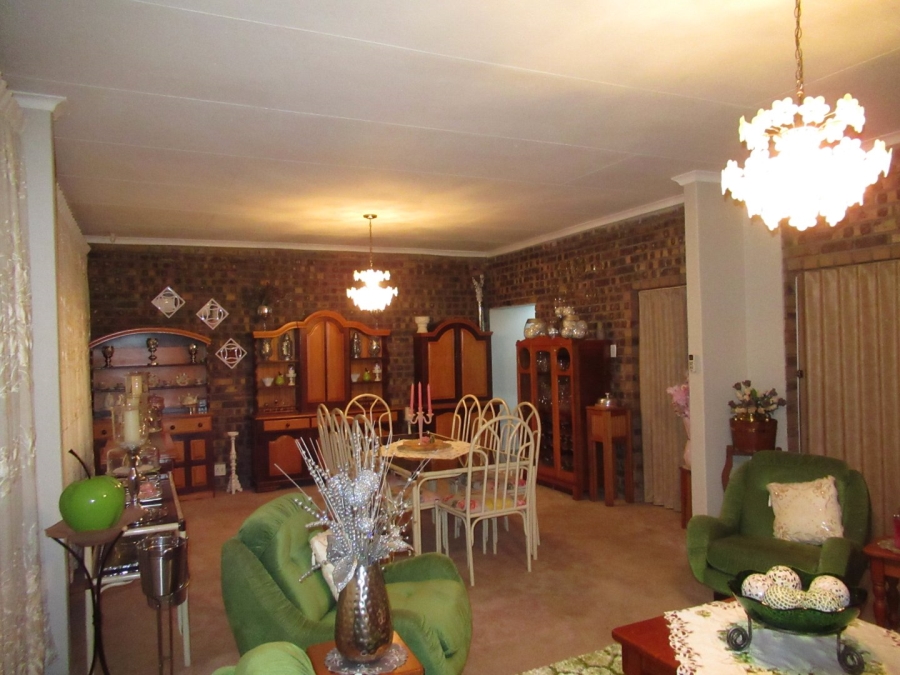 5 Bedroom Property for Sale in Rayton Gauteng