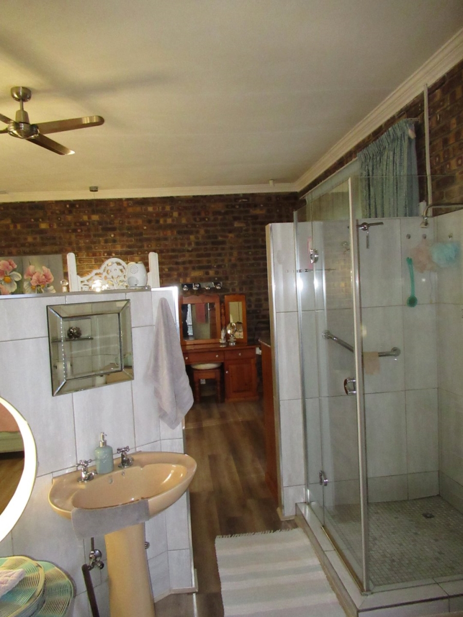 5 Bedroom Property for Sale in Rayton Gauteng
