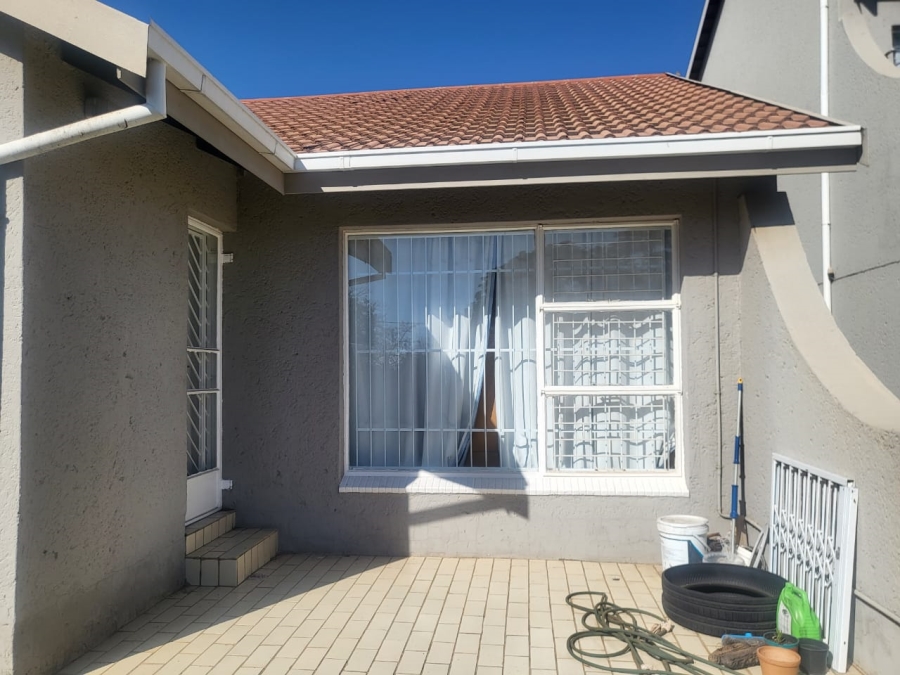 2 Bedroom Property for Sale in The Hill Gauteng