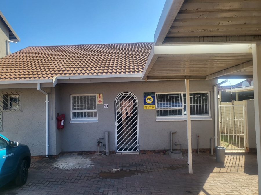 2 Bedroom Property for Sale in The Hill Gauteng