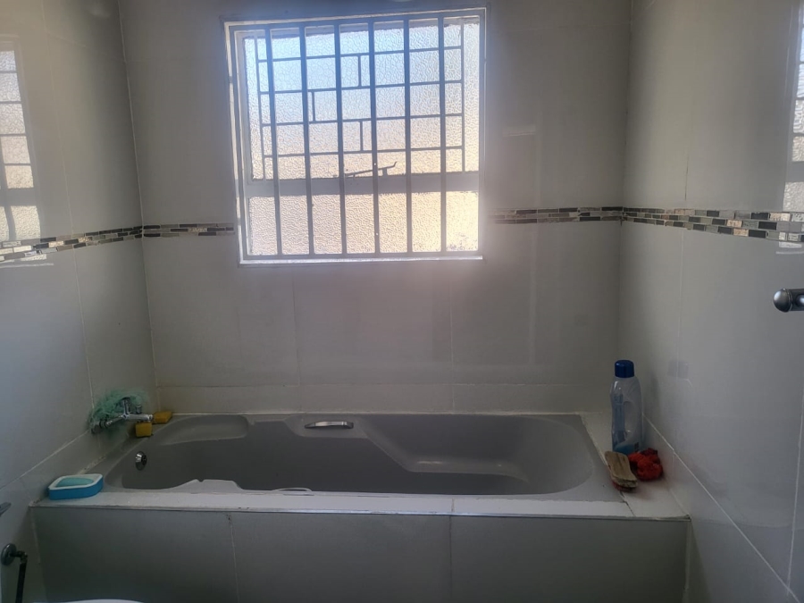 2 Bedroom Property for Sale in The Hill Gauteng