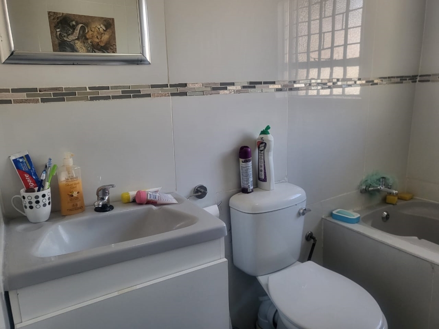 2 Bedroom Property for Sale in The Hill Gauteng