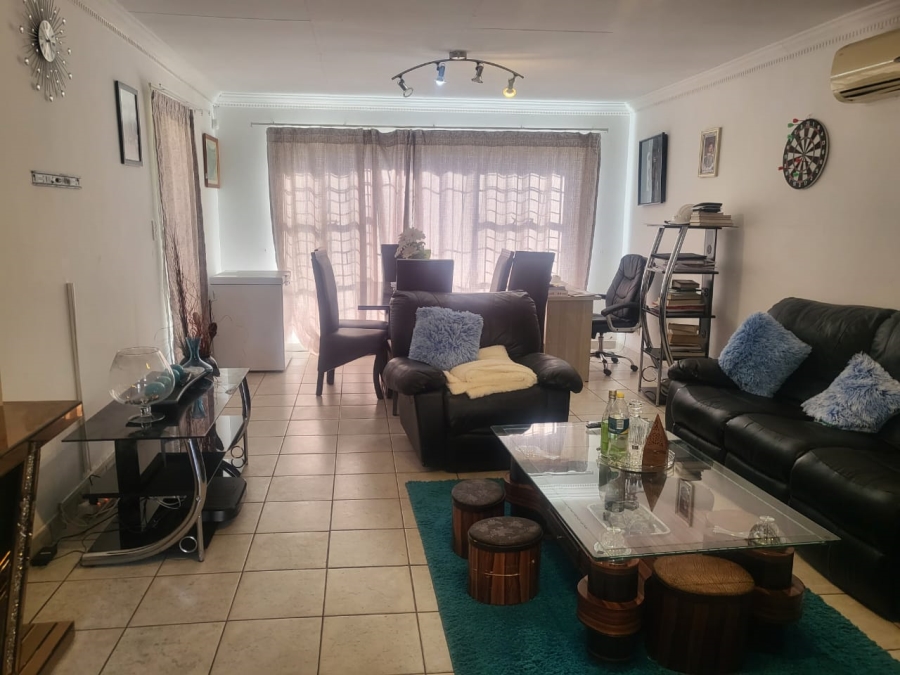 2 Bedroom Property for Sale in The Hill Gauteng