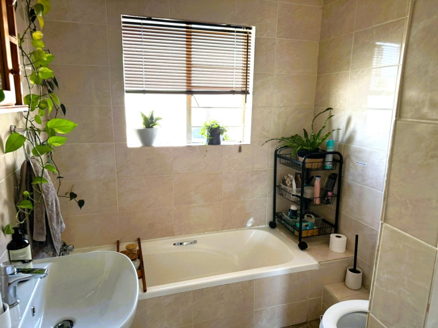 To Let 2 Bedroom Property for Rent in Northwold Gauteng