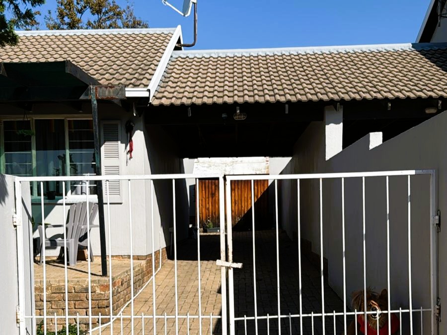 To Let 2 Bedroom Property for Rent in Northwold Gauteng
