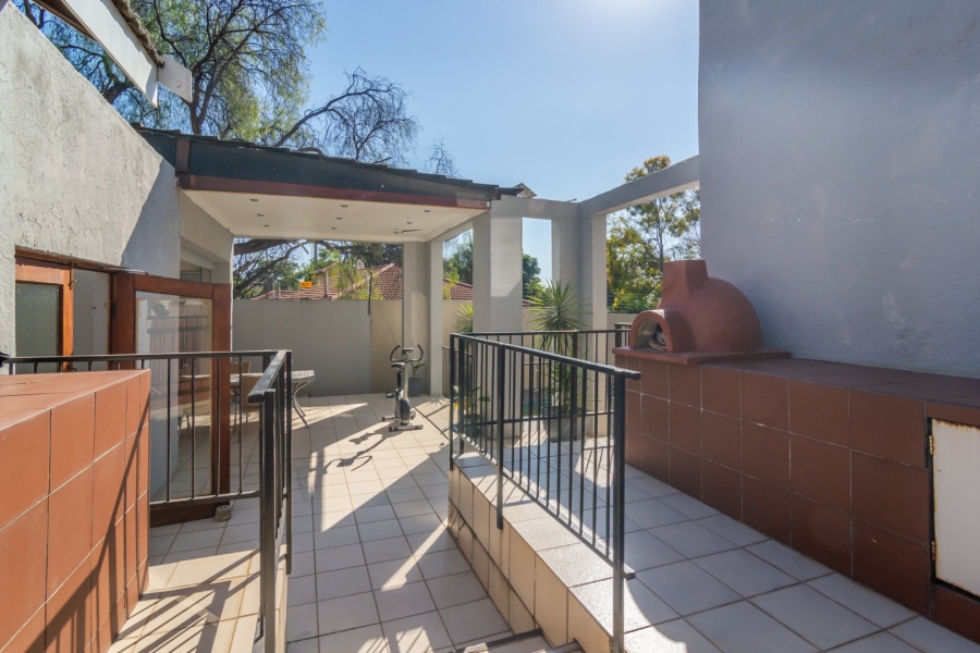 4 Bedroom Property for Sale in Lonehill Gauteng