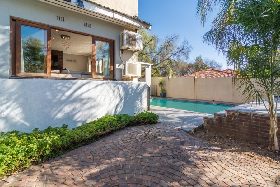 4 Bedroom Property for Sale in Lonehill Gauteng