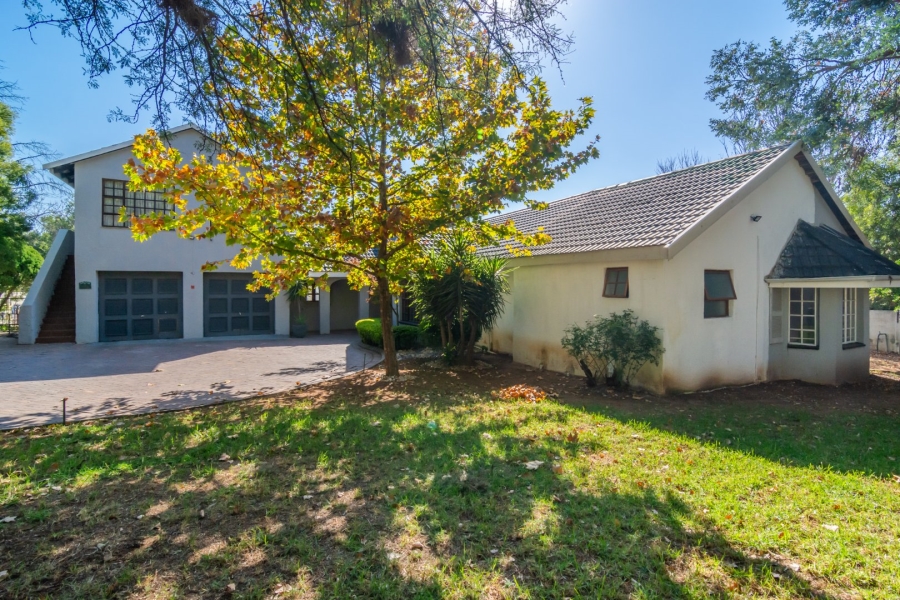4 Bedroom Property for Sale in Lonehill Gauteng