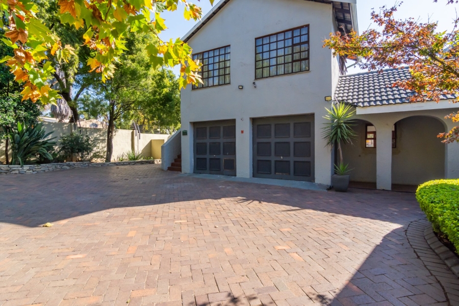 4 Bedroom Property for Sale in Lonehill Gauteng