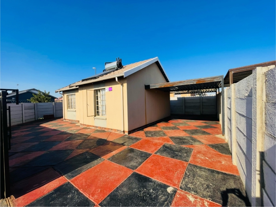 2 Bedroom Property for Sale in Sky City Gauteng