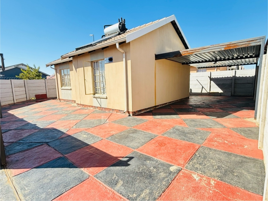 2 Bedroom Property for Sale in Sky City Gauteng