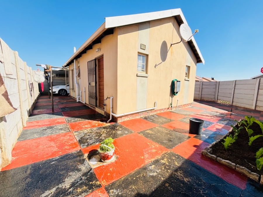 2 Bedroom Property for Sale in Sky City Gauteng