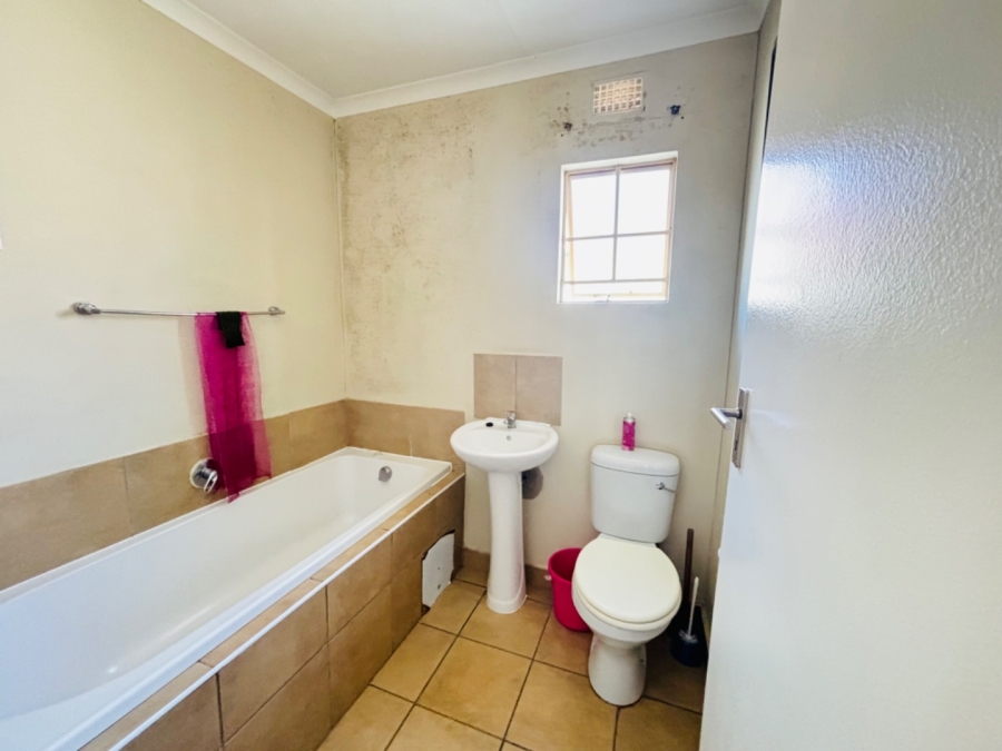 2 Bedroom Property for Sale in Sky City Gauteng