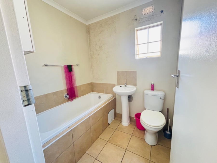 2 Bedroom Property for Sale in Sky City Gauteng