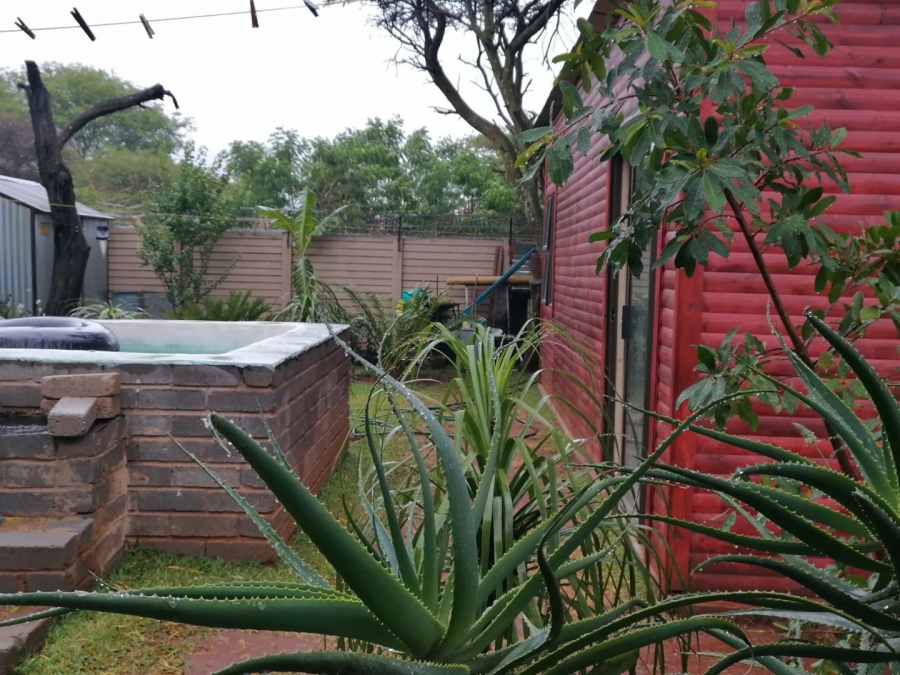 5 Bedroom Property for Sale in Annlin Gauteng