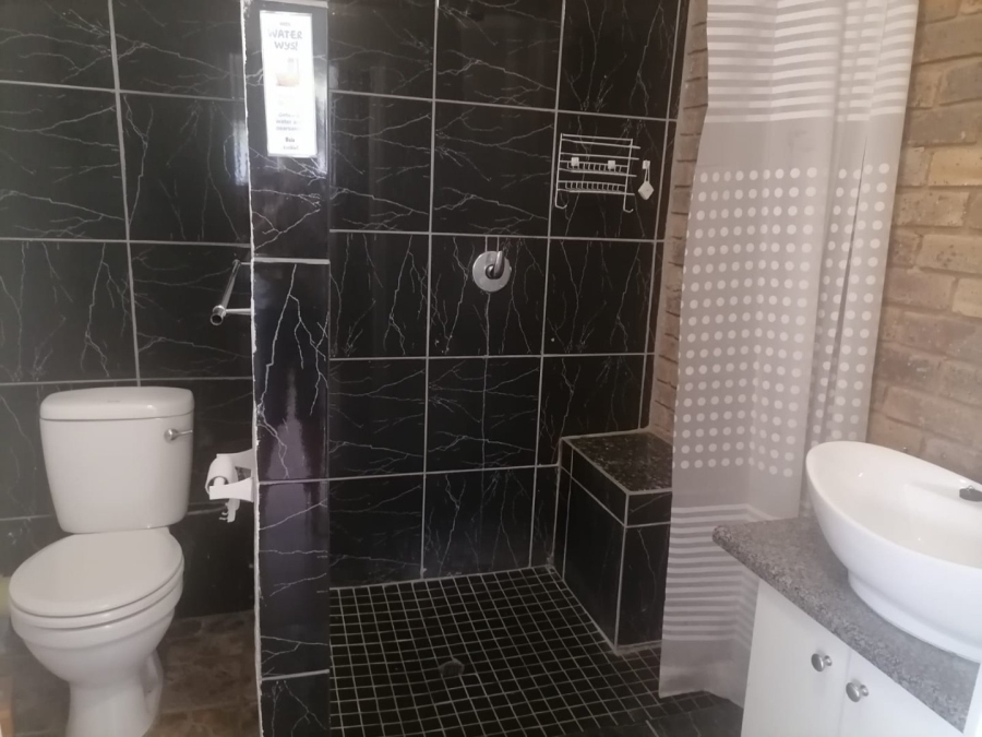5 Bedroom Property for Sale in Annlin Gauteng