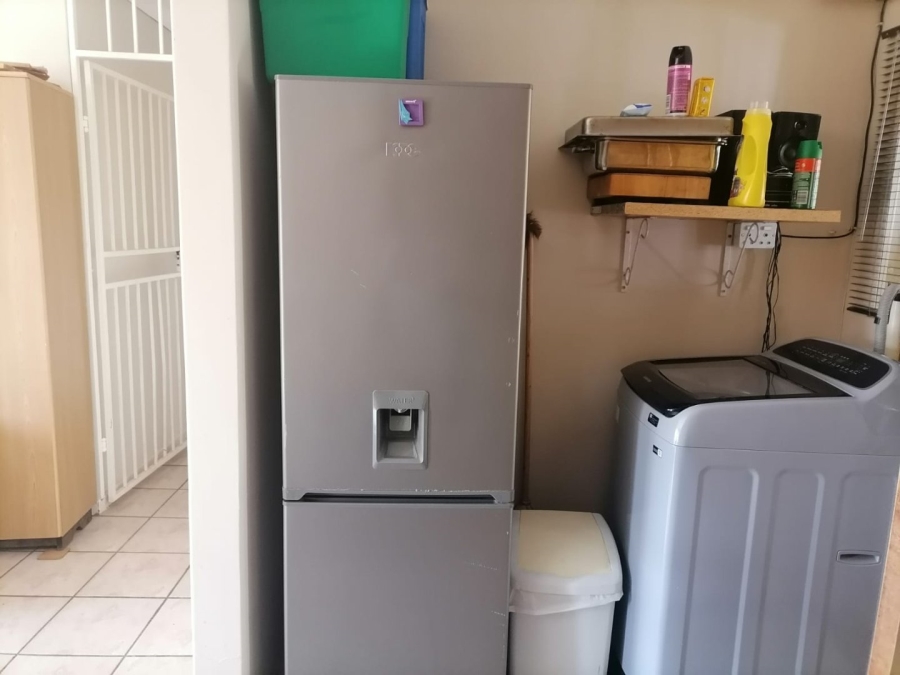5 Bedroom Property for Sale in Annlin Gauteng