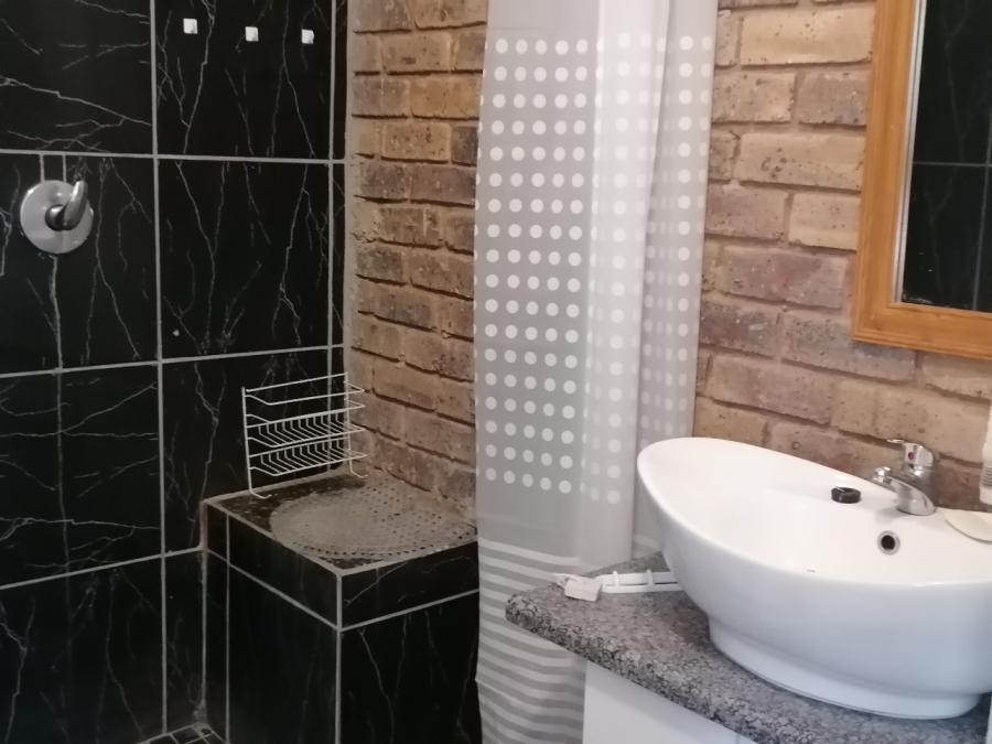 5 Bedroom Property for Sale in Annlin Gauteng