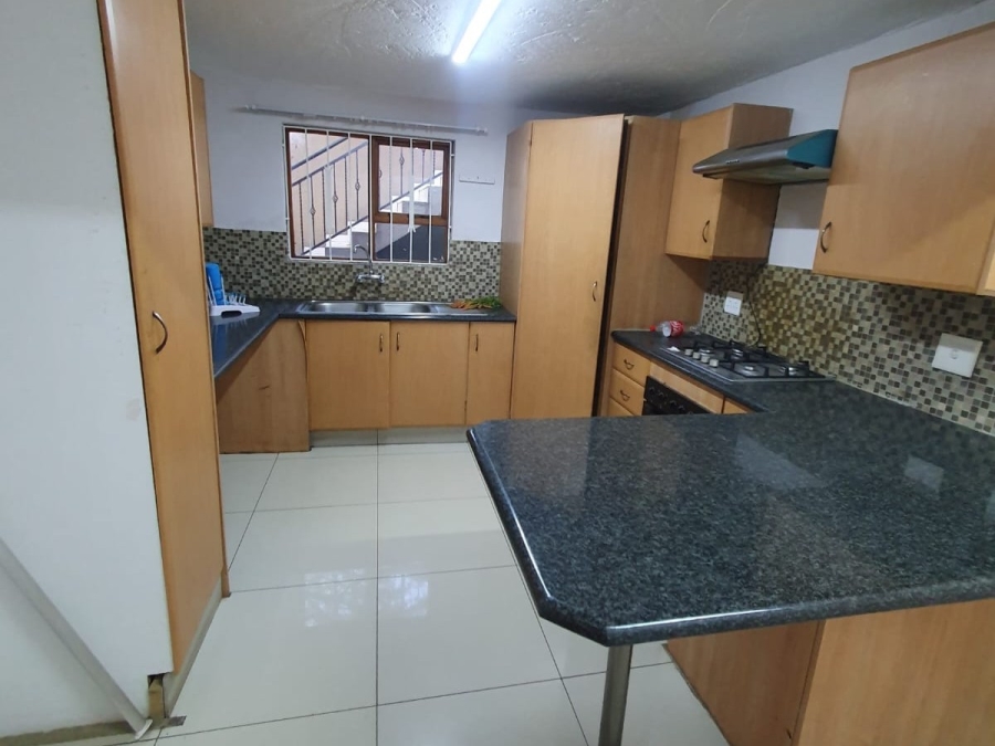 To Let 1 Bedroom Property for Rent in Halfway Gardens Gauteng