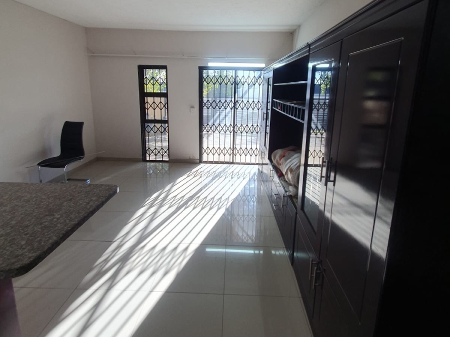 To Let 1 Bedroom Property for Rent in Halfway Gardens Gauteng