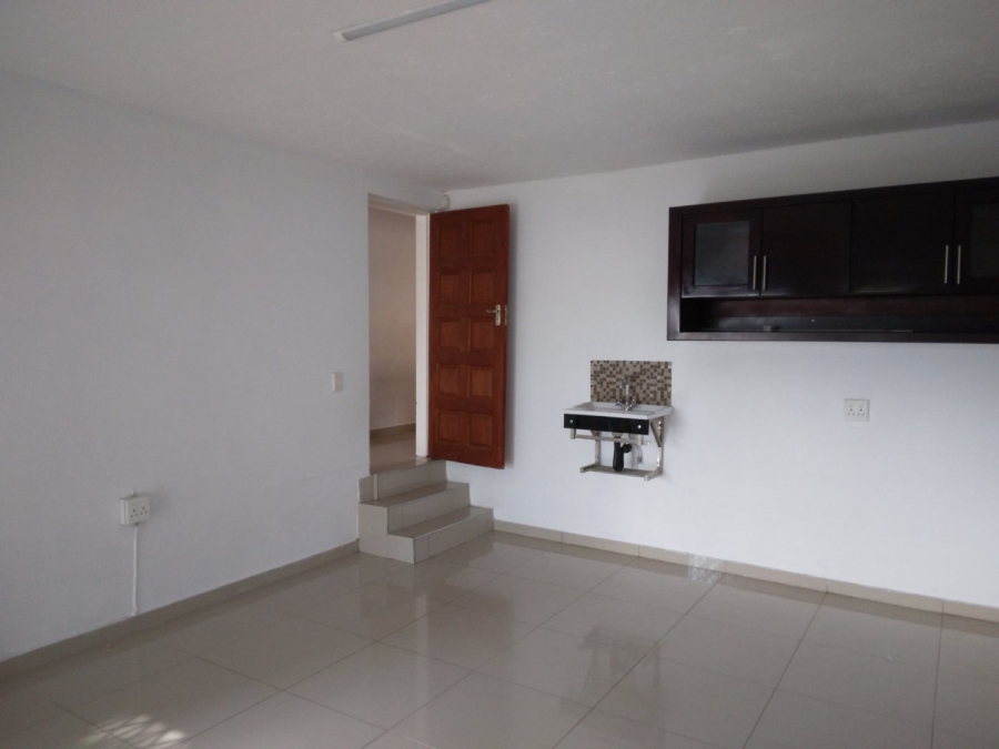 To Let 1 Bedroom Property for Rent in Halfway Gardens Gauteng