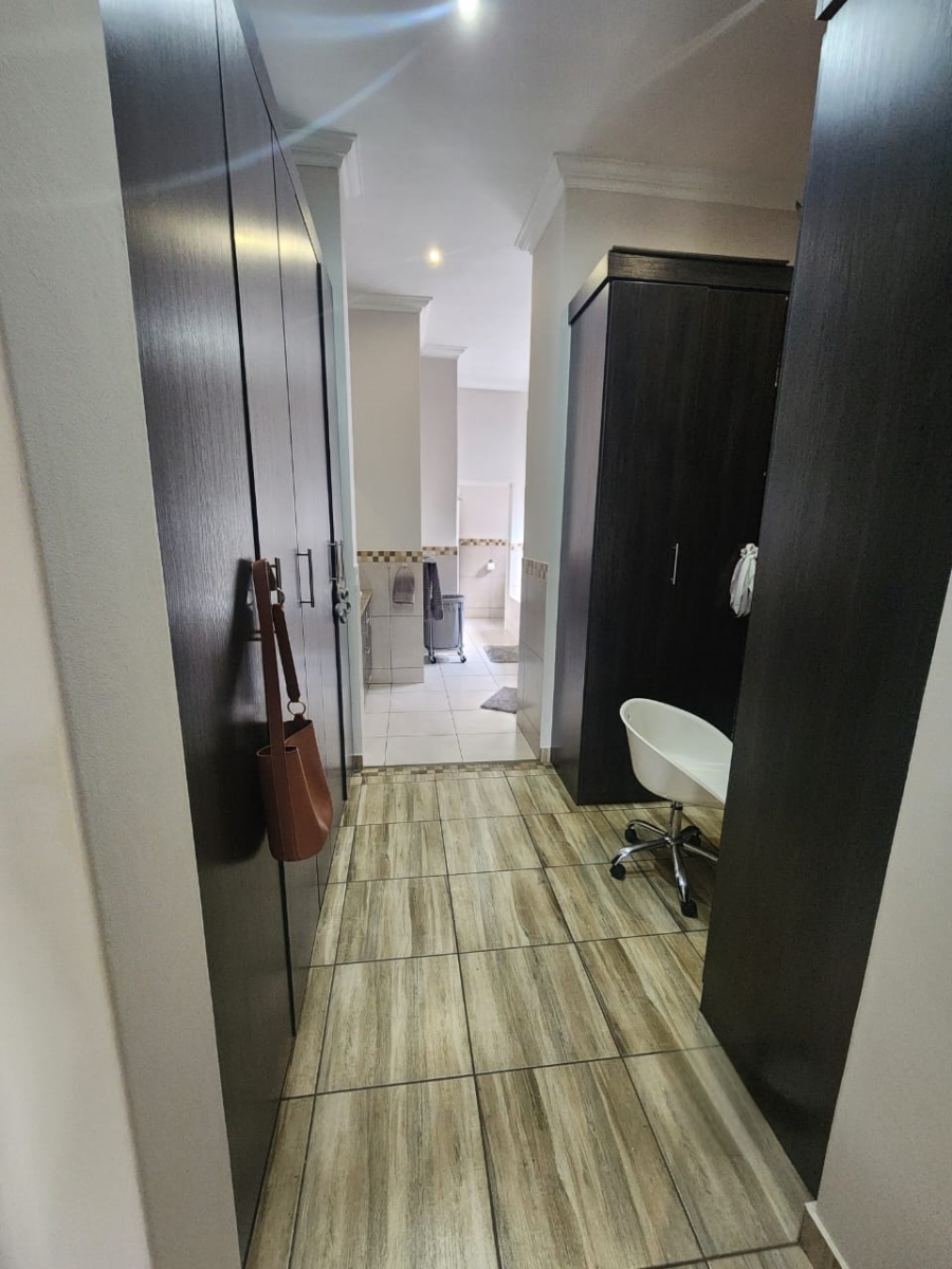 4 Bedroom Property for Sale in Zambezi Country Estate Gauteng