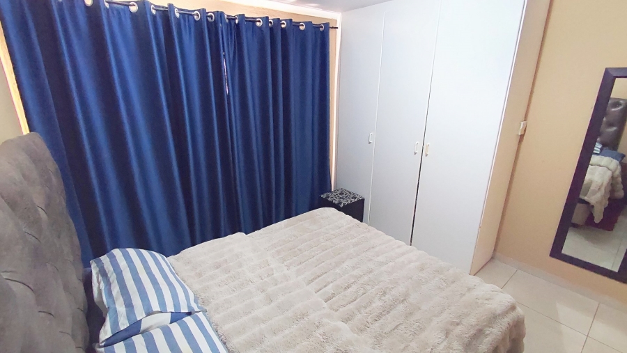 2 Bedroom Property for Sale in Heuwelsig Estate Gauteng