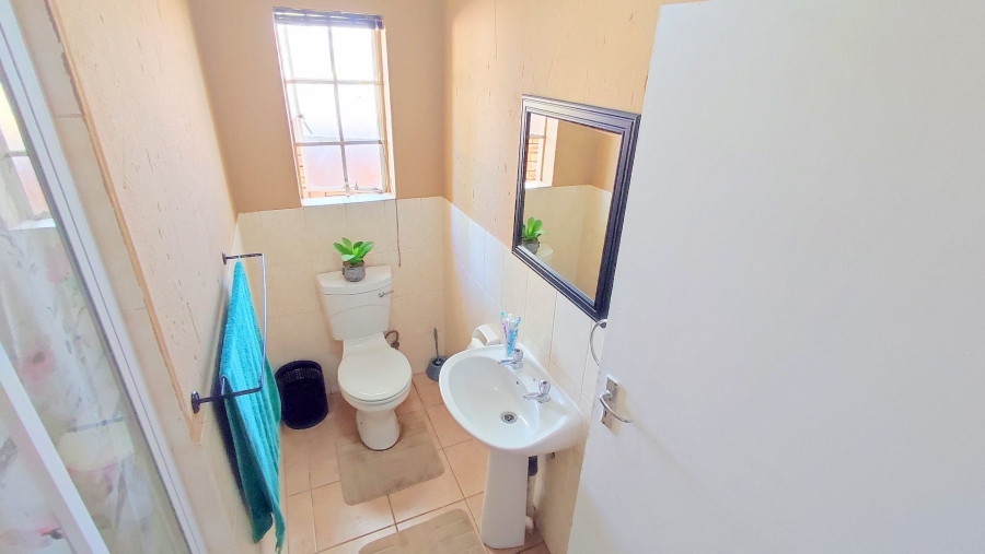2 Bedroom Property for Sale in Heuwelsig Estate Gauteng