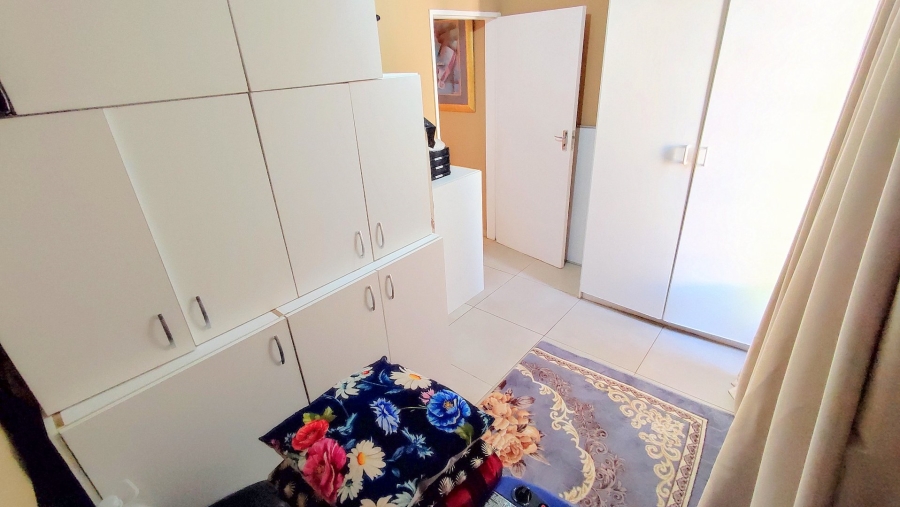 2 Bedroom Property for Sale in Heuwelsig Estate Gauteng