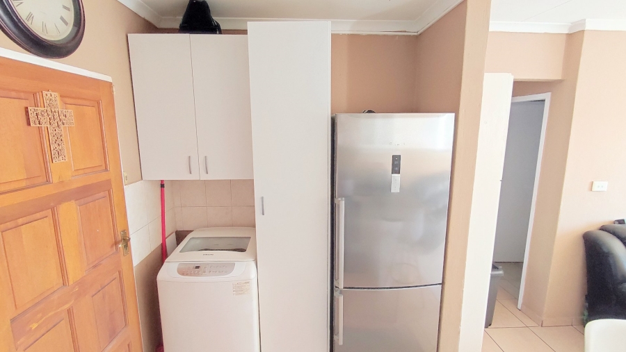 2 Bedroom Property for Sale in Heuwelsig Estate Gauteng