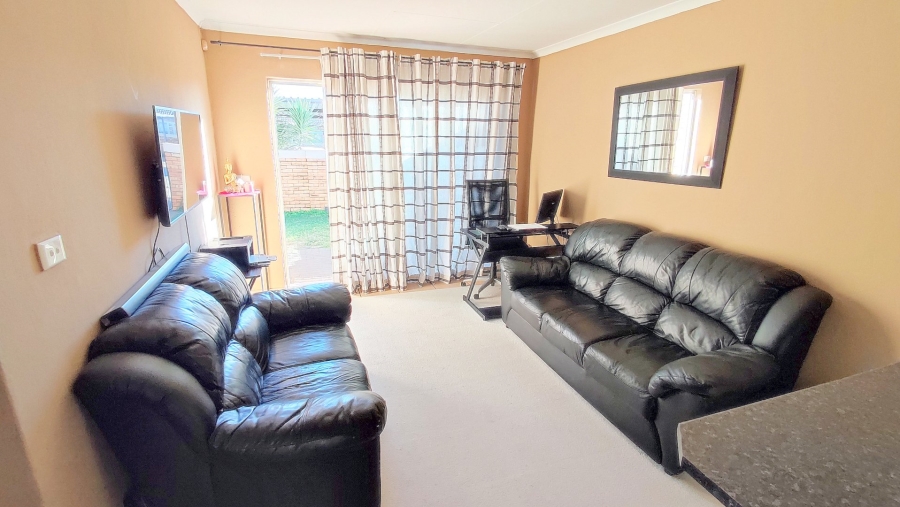 2 Bedroom Property for Sale in Heuwelsig Estate Gauteng