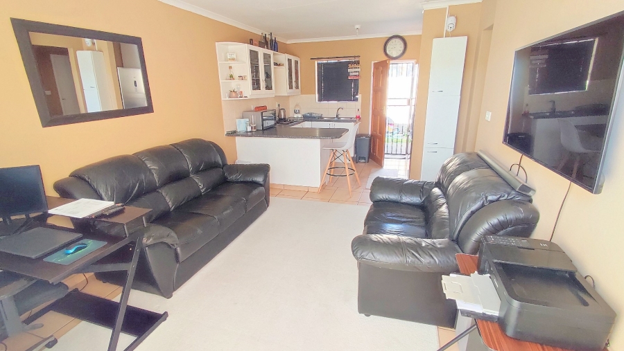 2 Bedroom Property for Sale in Heuwelsig Estate Gauteng