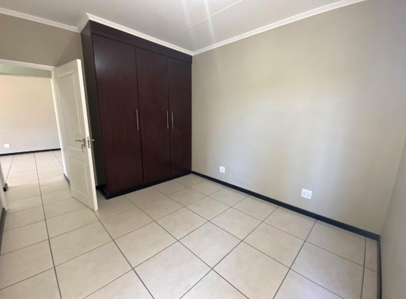 2 Bedroom Property for Sale in Greenstone Hill Gauteng