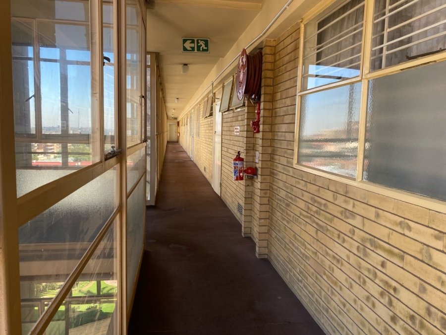 To Let 2 Bedroom Property for Rent in Parktown Gauteng