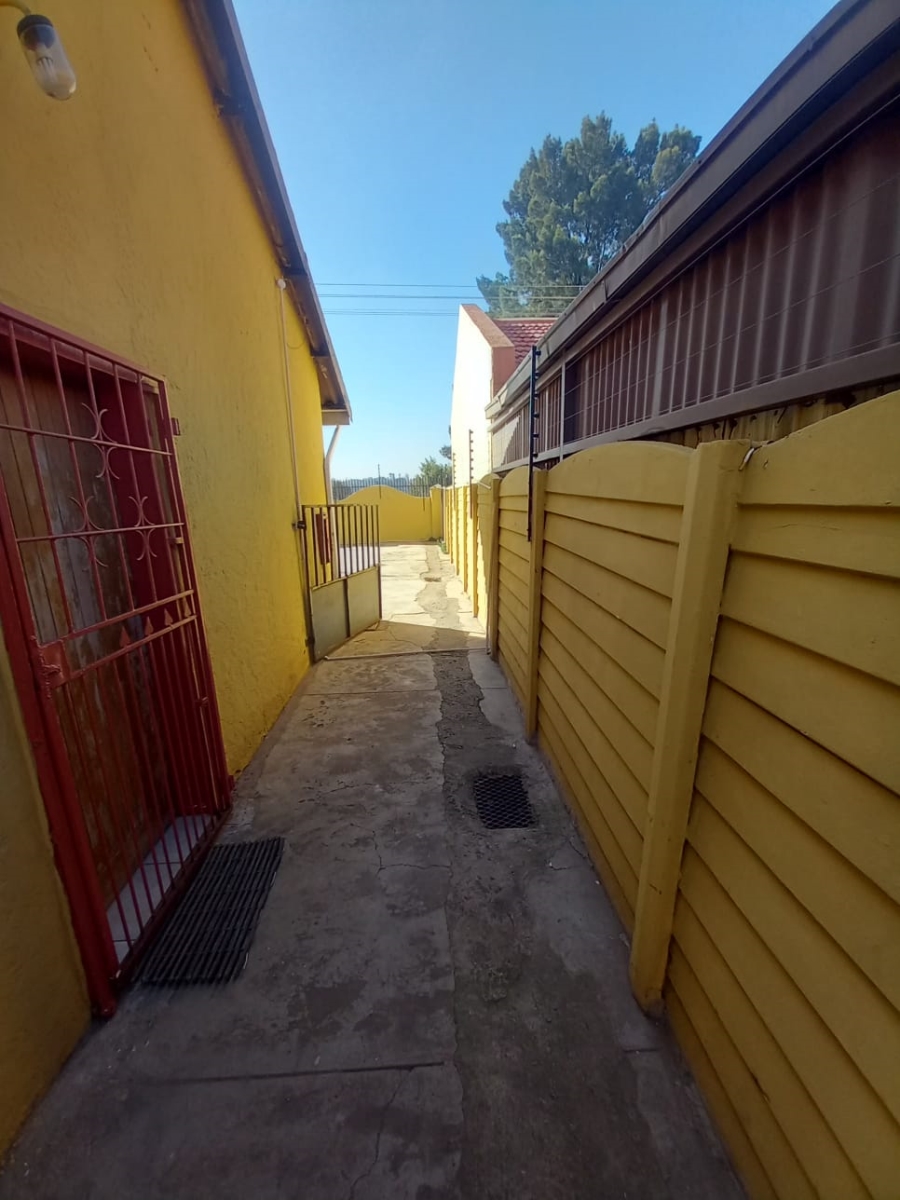 To Let 2 Bedroom Property for Rent in Eldorado Park Gauteng