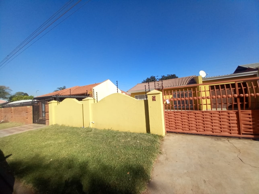 To Let 2 Bedroom Property for Rent in Eldorado Park Gauteng