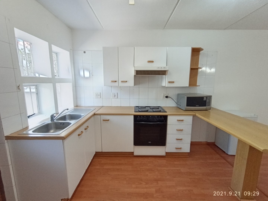 To Let 2 Bedroom Property for Rent in Illovo Gauteng