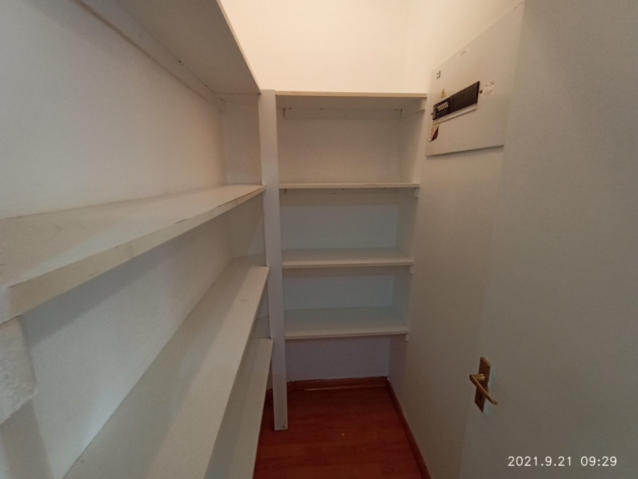 To Let 2 Bedroom Property for Rent in Illovo Gauteng