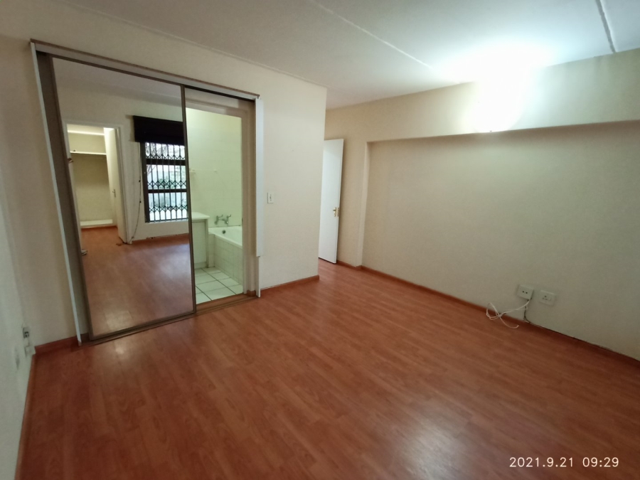 To Let 2 Bedroom Property for Rent in Illovo Gauteng
