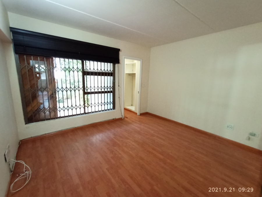 To Let 2 Bedroom Property for Rent in Illovo Gauteng