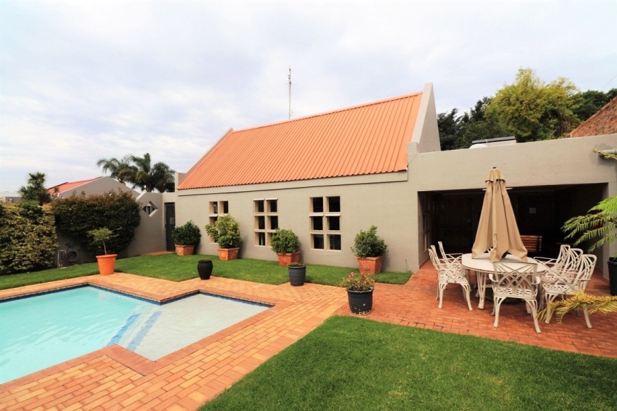To Let 2 Bedroom Property for Rent in Illovo Gauteng
