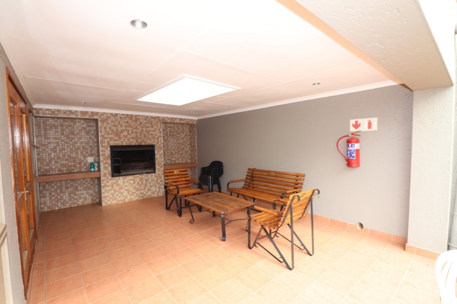 To Let 2 Bedroom Property for Rent in Illovo Gauteng