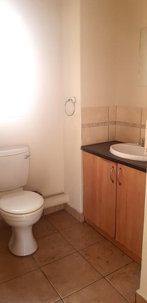 To Let 2 Bedroom Property for Rent in Claremont Gauteng
