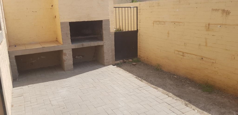 To Let 2 Bedroom Property for Rent in Claremont Gauteng