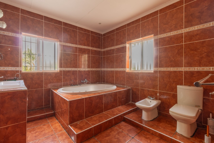 To Let 4 Bedroom Property for Rent in Franklin Roosevelt Park Gauteng