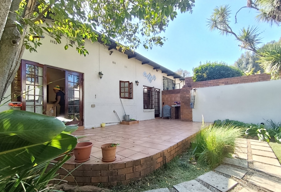 8 Bedroom Property for Sale in Melville Gauteng