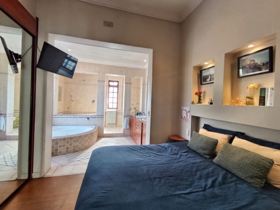 8 Bedroom Property for Sale in Melville Gauteng